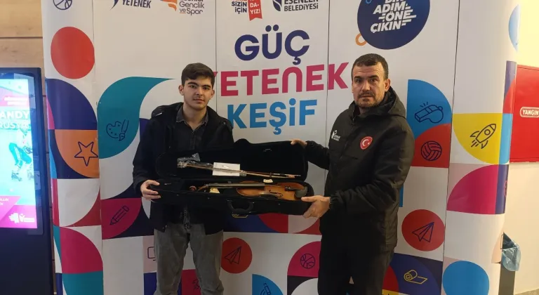 Genç Kart, 1 yılda 100 bini aşkın indirmeye ulaştı