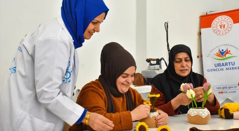 Gençlik merkezindeki kurs down sendromlu Zeynep'in dünyasını yeniden şekillendirdi