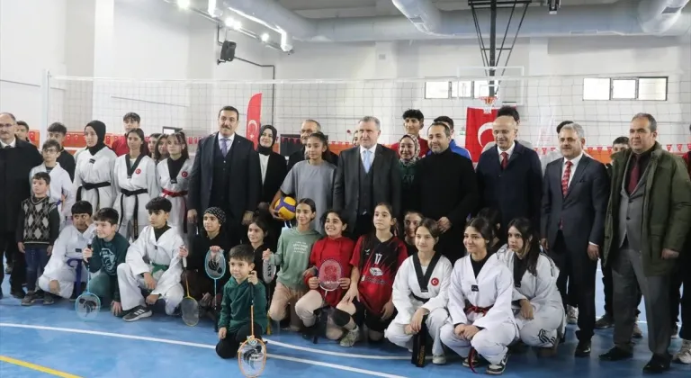 Gençlik ve Spor Bakanı Bak, Malatya'da gençlerle buluştu