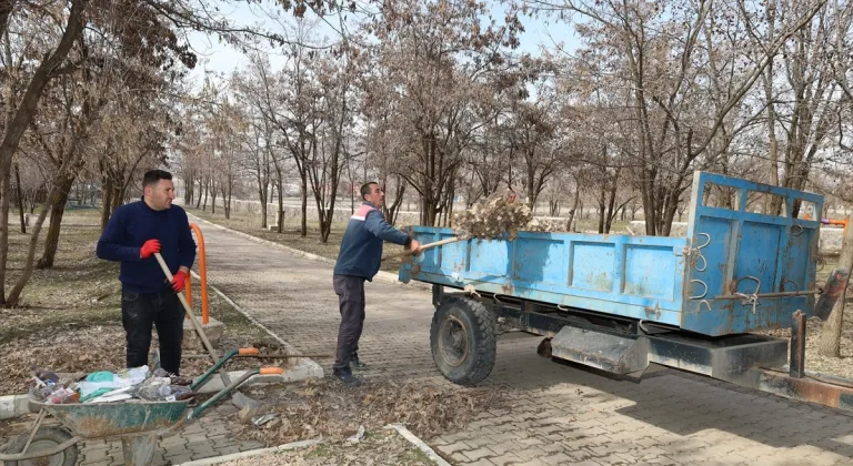 Güroymak'ta mesire alanlarında bahar temizliği yapıldı