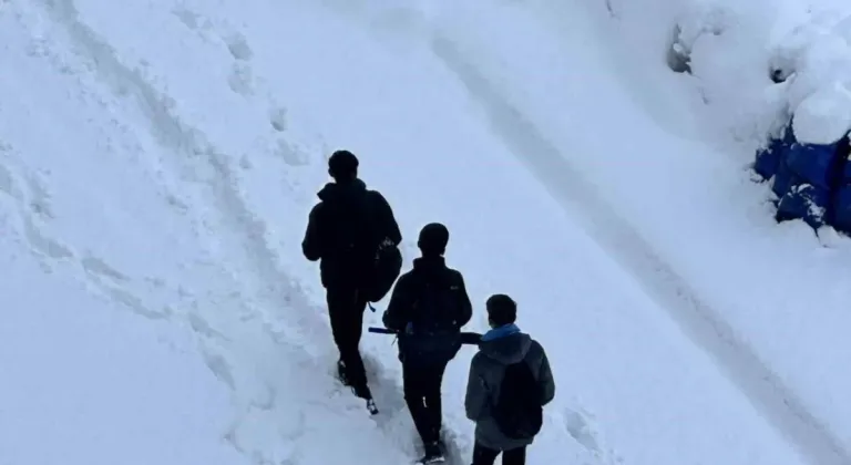 Hakkari merkez ve Yüksekova'da taşımalı eğitime bugün ara verildi