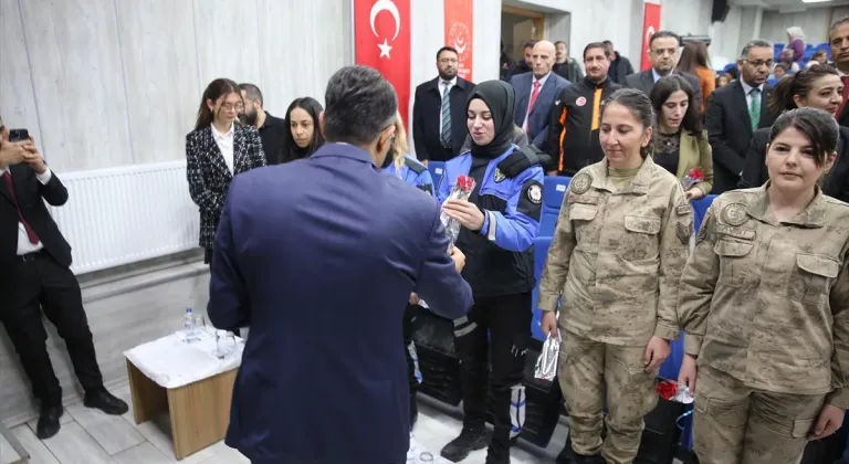 Hakkari'de 8 Mart Dünya Kadınlar Günü kutlandı