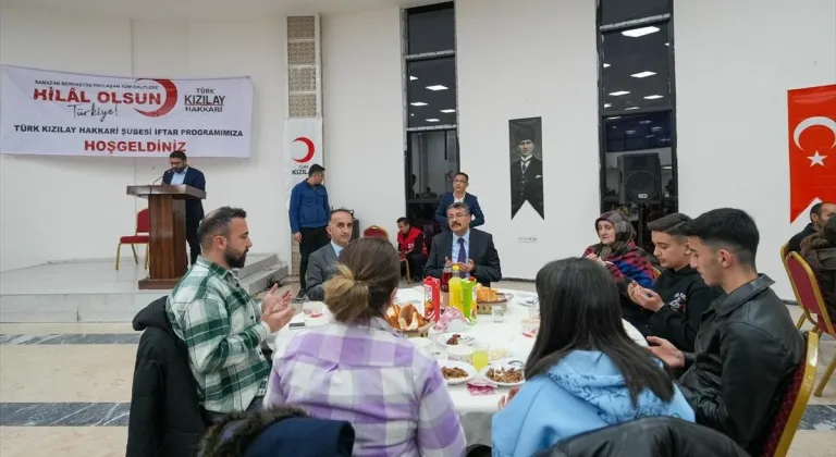 Hakkari'de Dünya Yetimler Günü dolayısıyla iftar programı düzenlendi