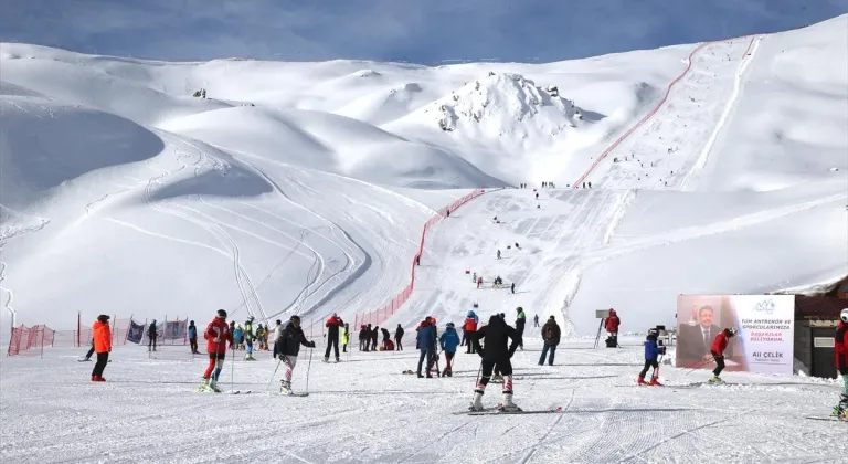 Hakkari'de düzenlenen Alp disiplini 1. ayak yarışları sona erdi