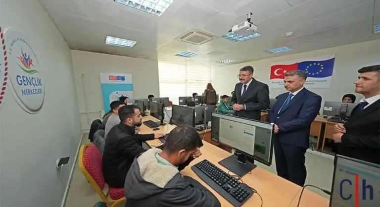 Hakkari'de "Geleceğin Teknoloji Yıldızları Yetişiyor Projesi" uygulanmaya başlandı