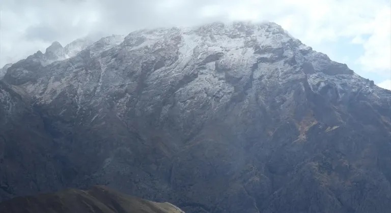 Hakkari'de kar yağışı etkili oldu