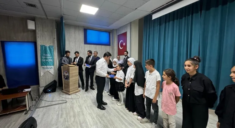 Hakkari'de TÜGVA'nın yaz okulu kapanış programı yapıldı