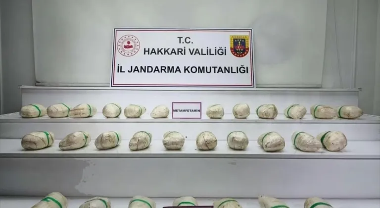 Hakkari'de uyuşturucu şüphelisi İran uyruklu 2 kişi kaçma hazırlığı yaparken yakalandı