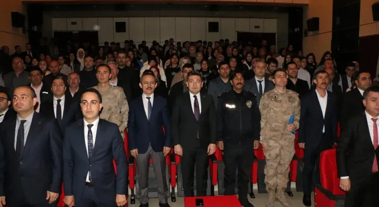 Hizan'da İstiklal Marşı'nın Kabulü ve Mehmet Akif Ersoy'u Anma Günü etkinliği düzenlendi