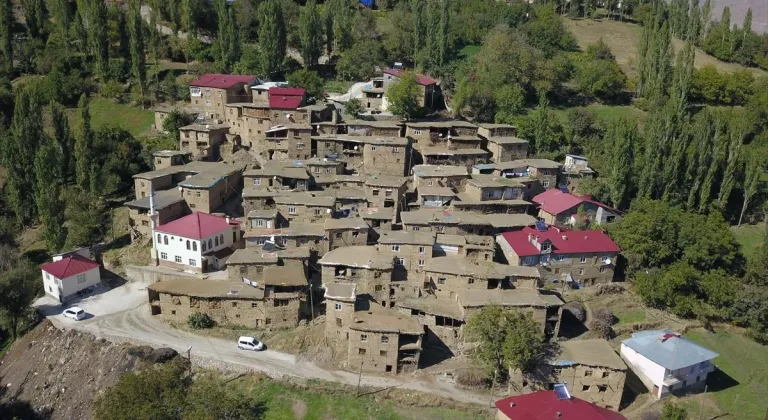 Hizan'daki taş evler yılın her döneminde ilgi görüyor