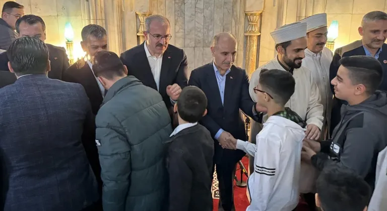 İçişleri Bakan Yardımcısı Aktaş, bayram namazını memleketi Elazığ'da kıldı