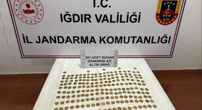 Iğdır'da Bizans dönemine ait 201 altın sikke ele geçirildi