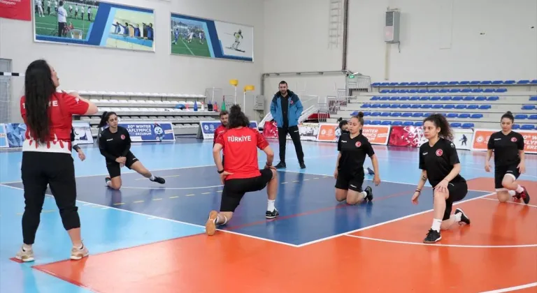 İşitme engelliler futsal takımları, kış olimpiyatlarında şampiyon olup ilki başarmak istiyor