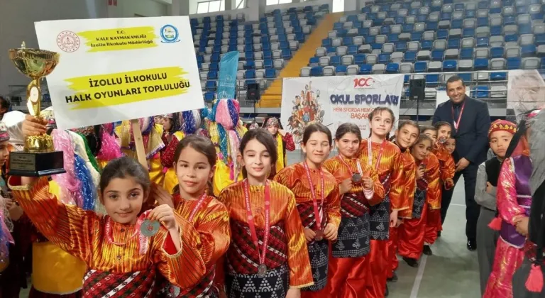 İzollu İlkokulu halk oyunları yarışmasında il ikincisi oldu