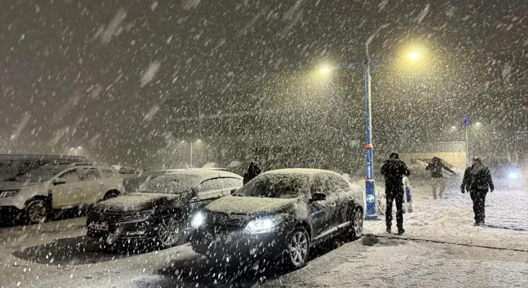 Kars, Ardahan ve Tunceli'de kar etkisini artırdı