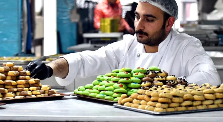 Kars’ta bayram öncesi tatlı mesai başladı