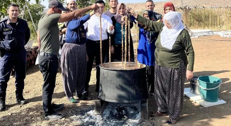 Keban Kaymakamı Atalık, orcik yapımına eşlik etti