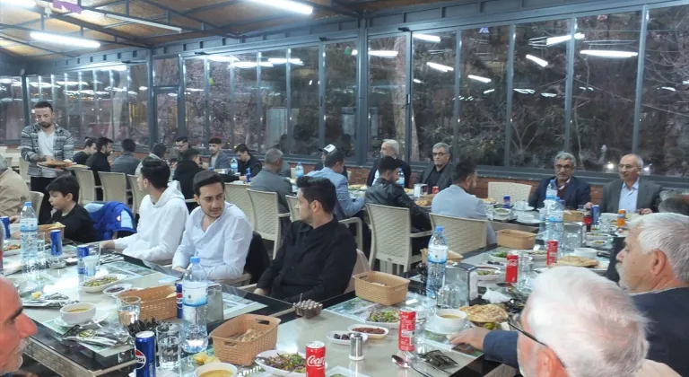 Keban'da AK Parti İlçe Teşkilatından iftar programı