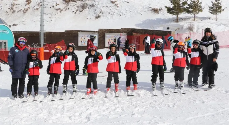 "Kış sporları şehri"nde devlet desteğiyle kayak bilmeyen öğrenci kalmayacak