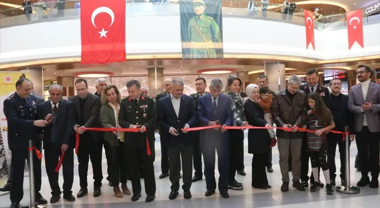 Malatya'da "1923'ten Günümüze Türk Silahlı Kuvvetleri" fotoğraf sergisi açıldı