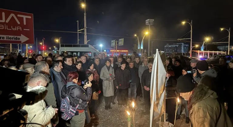 Malatya'da depremde hayatını kaybedenler için anma etkinliği