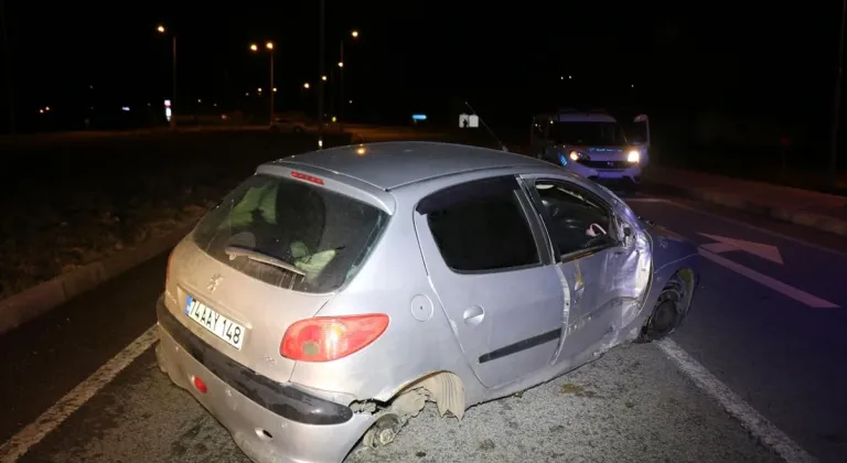 Malatya'da elektrik direğine çarpan otomobildeki 1 kişi yaralandı