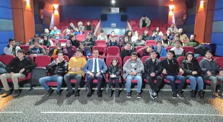 Muş Belediyesinden "özel çocuklara" sinema etkinliği