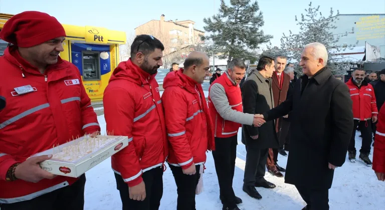 Muş Valisi Çakır, kan bağışında bulundu