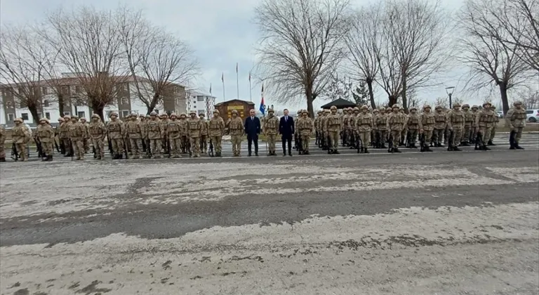 Muş Valisi Çakır, Malazgirt ilçesinde ziyaretlerde bulundu