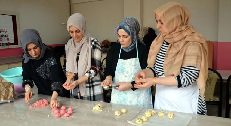 Muşlu kadınlar, aşçılık ve pastacılık kursuyla meslek sahibi oluyor