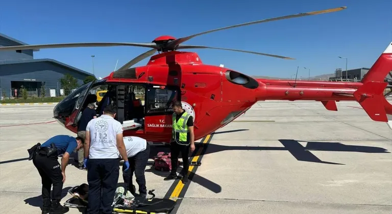 Muş'ta ambulans helikopter 3 yaşındaki çocuk için havalandı