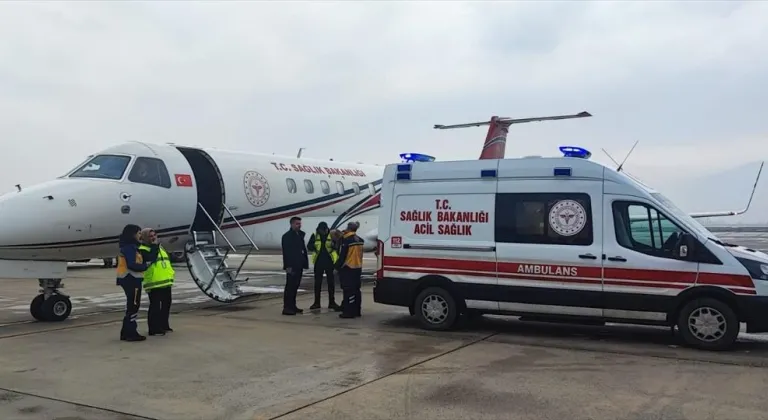 Muş'ta kalp ve karaciğer yetmezliği olan bebek ambulans uçakla Ankara'ya sevk edildi