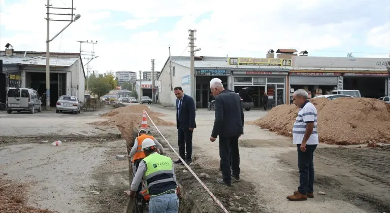 Muş'ta VEDAŞ ekipleri, elektrik hatlarını yer altına alıyor