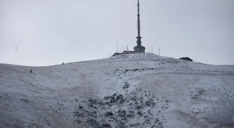 Palandöken Dağı'na kar yağdı