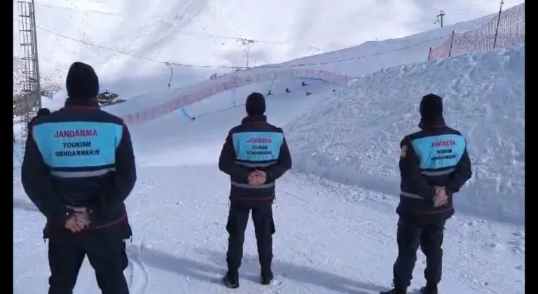 Palandöken'de çığ bölgesinde kayak yapan ve kask takmayanlara ceza kesildi