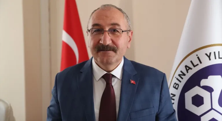 Prof. Dr. Şevket Özden, deprem verilerinin analizinde yapay zekanın önemine dikkati çekti