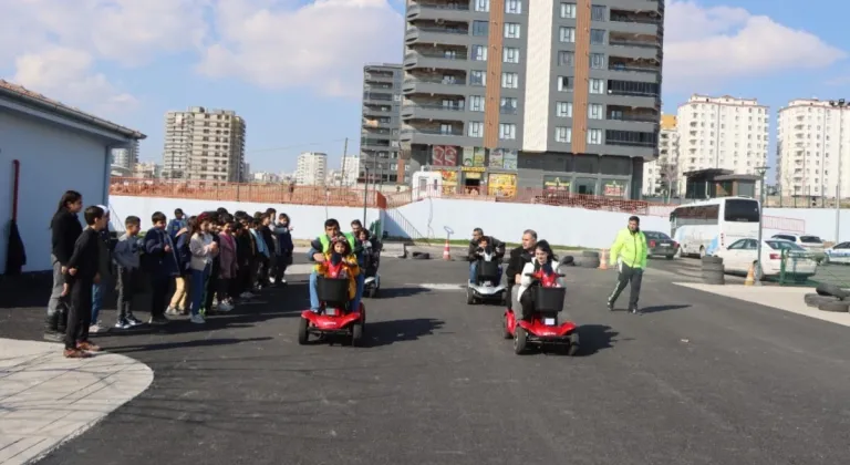 Şanlıurfa Büyükşehir Belediyesi'nden Çocuklara Trafik Eğitimi