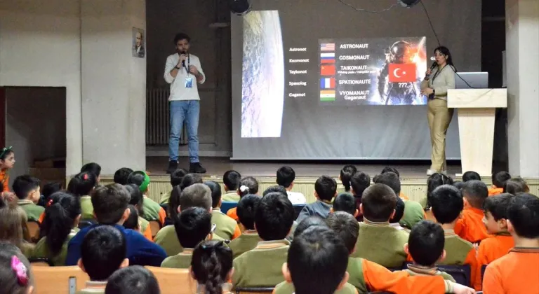 Sarıkamış'ta ilkokul öğrencilerine "astronomi ve uzay bilimleri" semineri düzenlendi