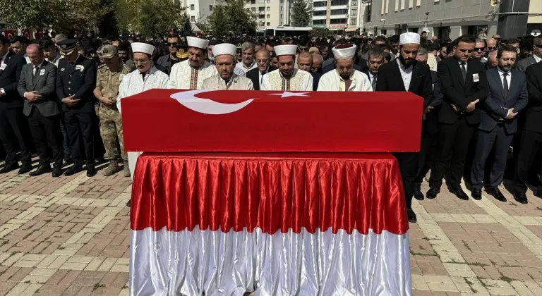 Şehit Piyade Sözleşmeli Er Sefer Alan için Elazığ'da tören düzenlendi