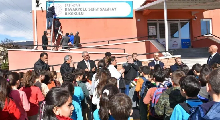 Şehit Salih Ay'ın ismi Erzincan'da, mezun olduğu okula verildi