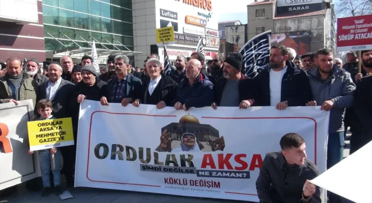 Tatvan'da İsrail'in Gazze'ye yönelik saldırıları protesto edildi