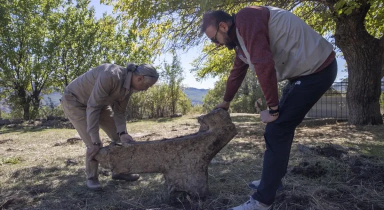 Tunceli Müzesi ekipleri, kültürel varlıkların tespit ve tescili için sahada