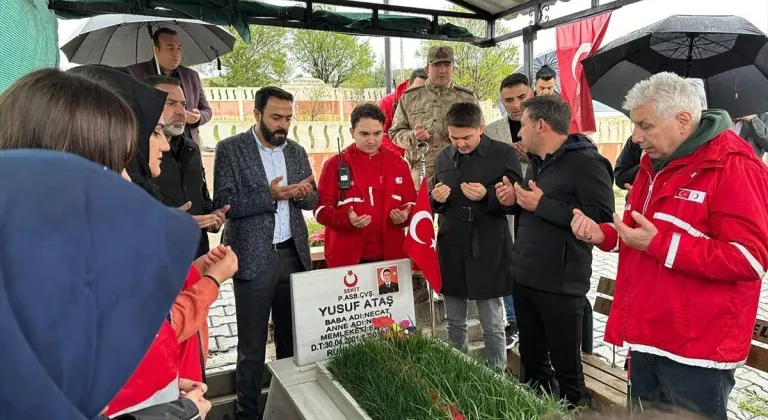 Türk Kızılay Pendik Şubesinden Elazığ'da şehit kabirlerine ziyaret