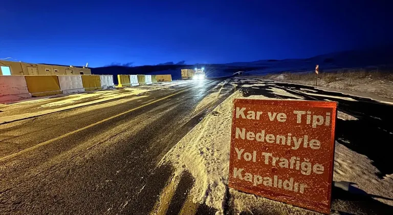 Türkgözü-Posof-Damal kara yolu tır geçişine kapatıldı