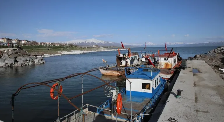 Van Gölü'nde 3 ay sürecek av yasağı başladı