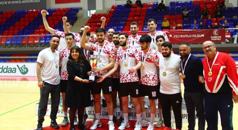 Van İşitme Engelliler Voleybol Takımı'nda şampiyonluk sevinci