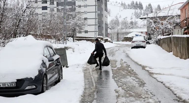 Van ve Bitlis'te 107 yerleşim yerine ulaşım sağlanamıyor