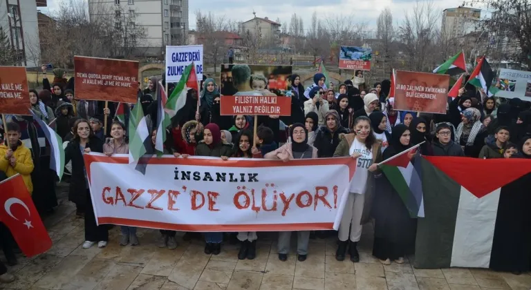 Van ve Muş'ta İsrail'in Gazze'ye yönelik saldırıları protesto edildi