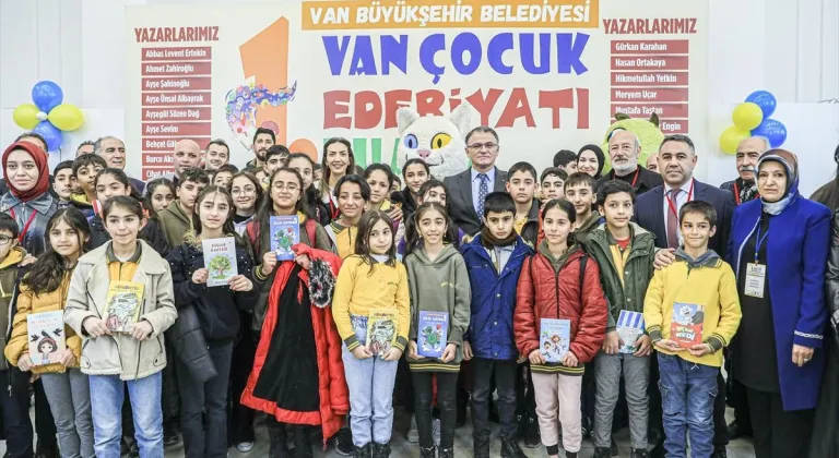 Van'da "1. Çocuk Edebiyatı Fuarı" başladı