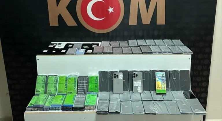 Van'da 178 kaçak cep telefonu ele geçirildi